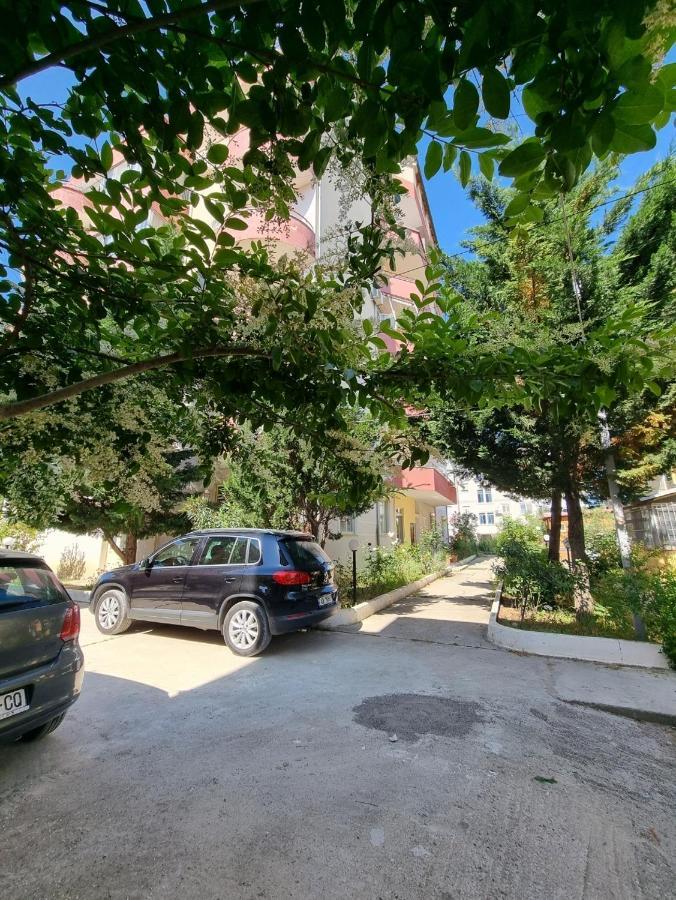 Friendly Apartment Golem Exterior photo